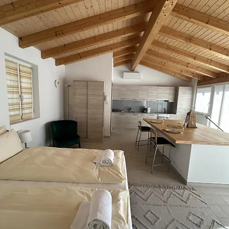 Bright Studio, Just Steps To The Apartament Ascona